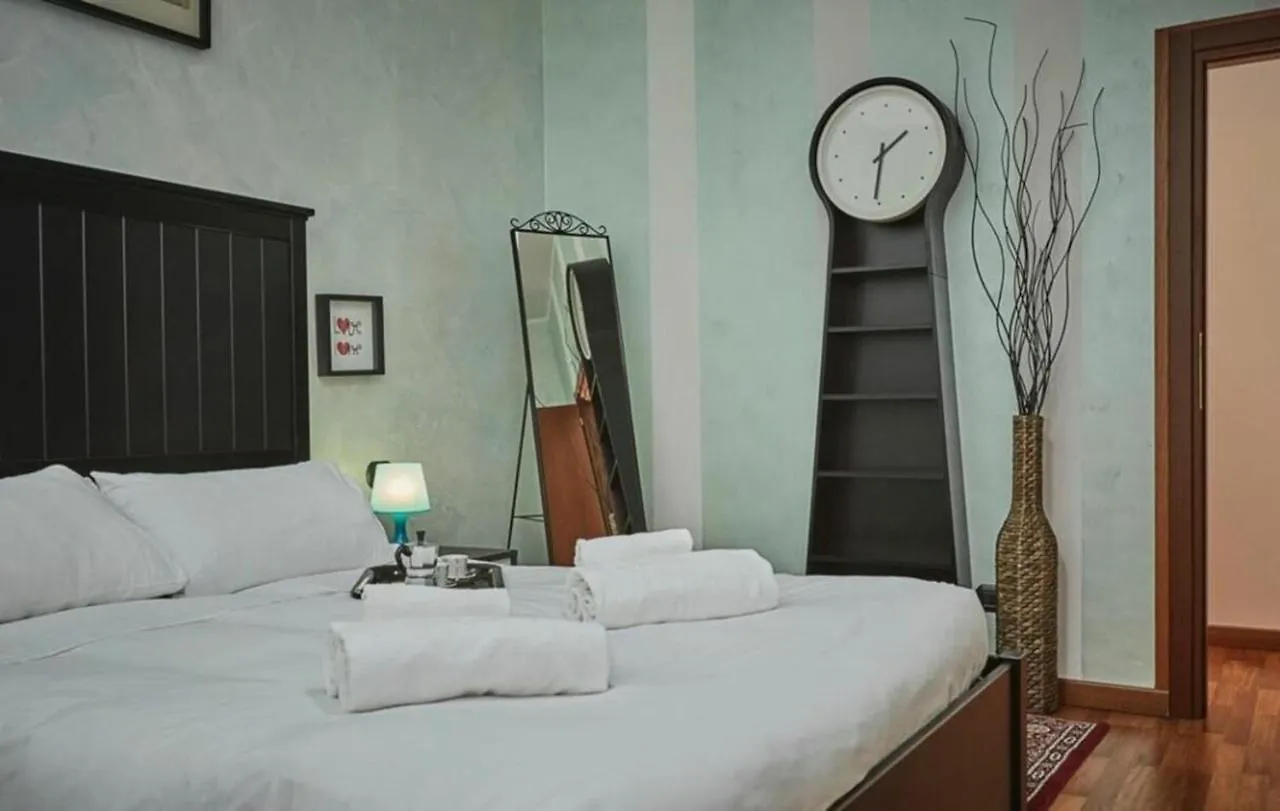 Pezzotti The Grace By Halldis Milan Apartment